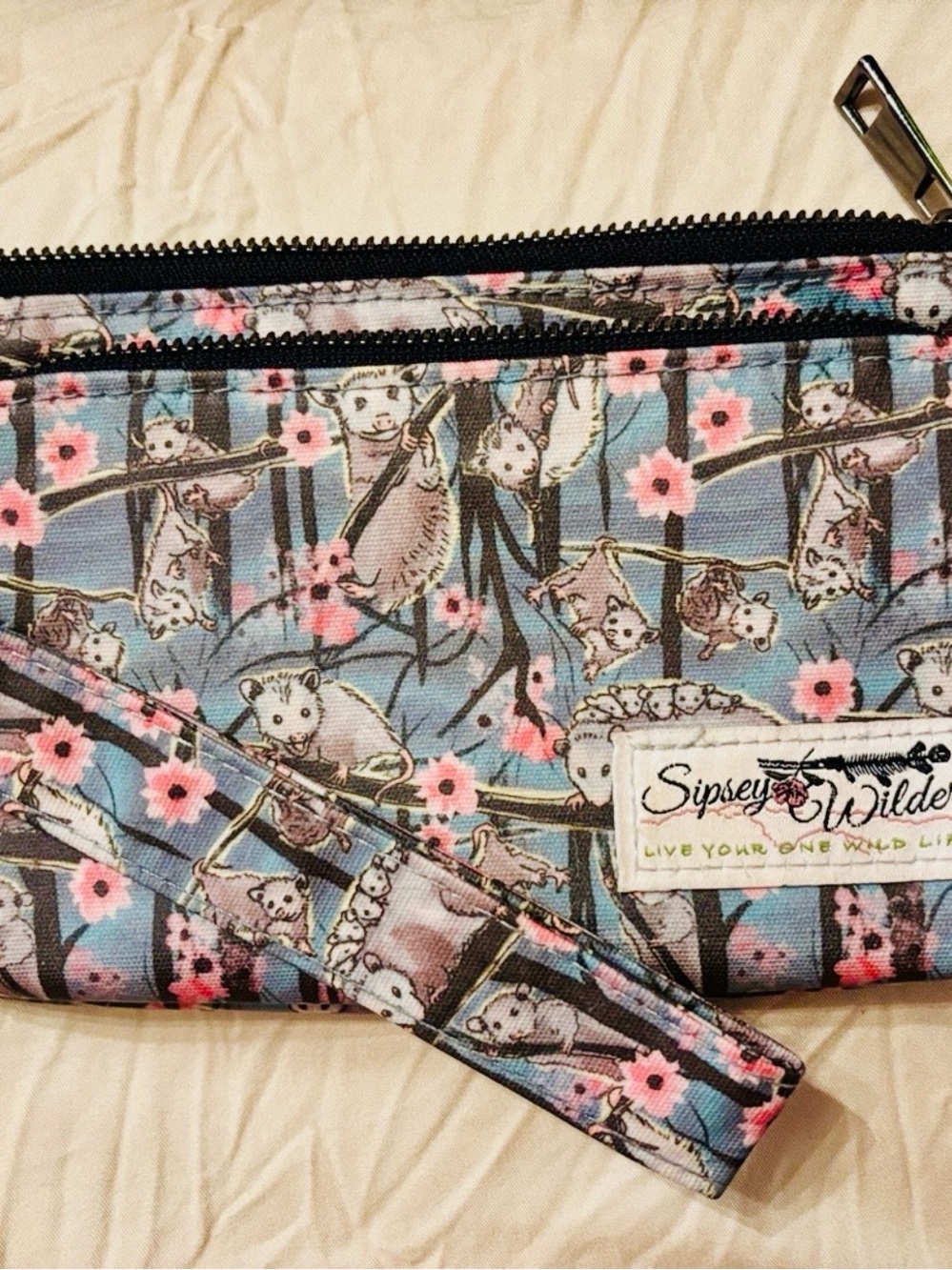 Opossum print wallet/wrislet